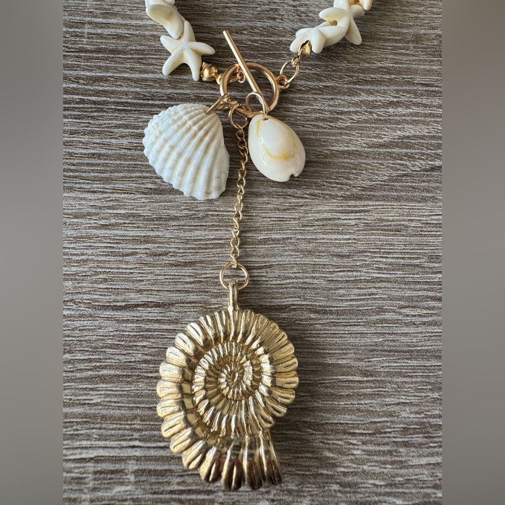 Shell Necklace N905 - Picture 3 of 4